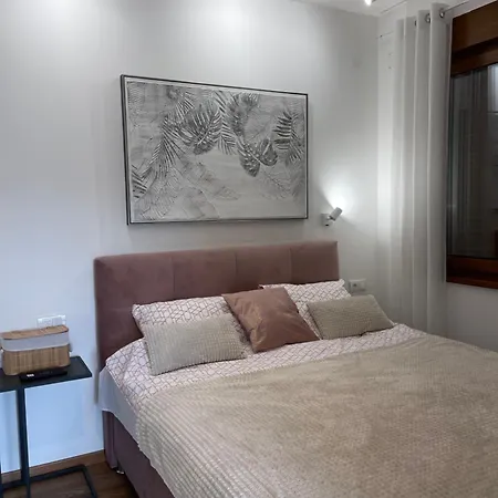 Apartment A&n